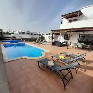 Dias Felices - Heated Pool Villa